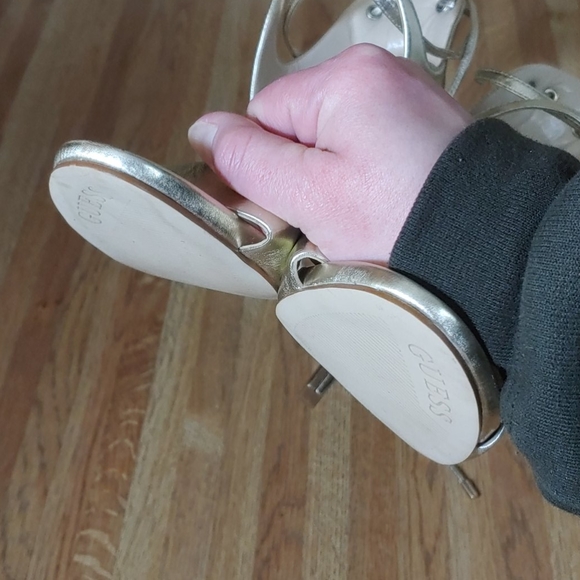 Guess 🆕 Christa Gold Leather Heels 8M - Picture 6 of 16